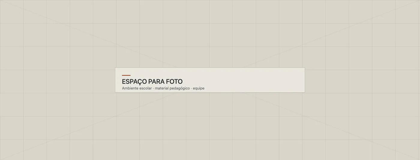 Foto de ambiente escolar, material pedagógico ou equipe (com autorização)
